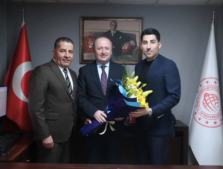 Cumhurbaşkanlığı Kararnamesi ile İstanbul Liman Başkanlığı görevine atanan Kocaeli Bölge Liman Başkanı Sayın Erol Ekmekci'yi ziyaret ettik.