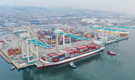 Dünyanın en büyük konteyner taşımacılık şirketlerinden biri olan Maersk..
<br>18.03.2022