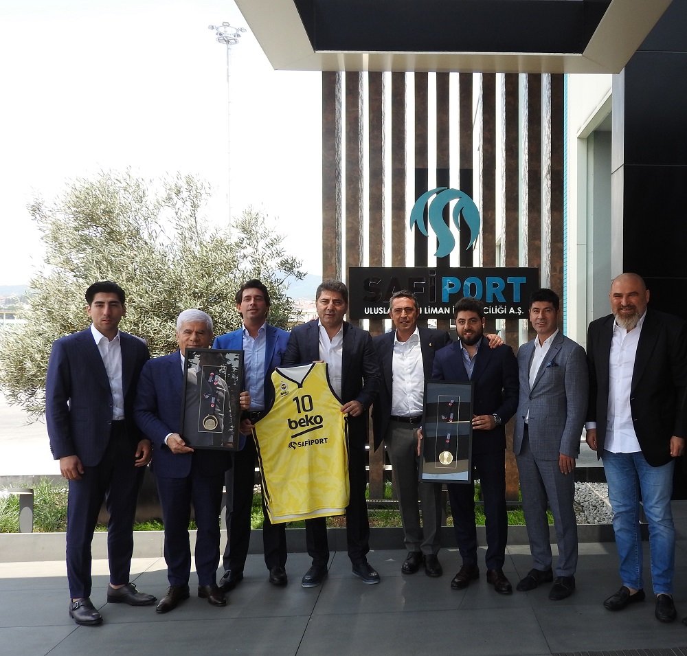 Fenerbahçe Spor Kulubü Başkanı Sayın Ali Koç, Genel Sekreter Sayın Burak Kızılhan, Yönetim Kurulu Üyesi Sayın Sertaç Komsuoğlu’nun limanımıza ziyaretleri sırasında sponsorluğumuzun geçen yıl olduğu gibi bu yıl da devam edeceği görüşüldü. Değerli Başkanımız Sayın Ali Koç ve ekibine desteğimiz her zamanki gibi devam edecektir.