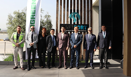 We welcomed Mr. Vincent H.Y. Huang, President of Evergreen Marine (UK), Mr. Jerry Chien, President of Evergreen Turkey, Mr. Ümit İncirkuş, Turkey Commercial Manager, Mr. Bahadır Çetinkaya, Istanbul Marketing and Sales Manager and Captain Mr. Uluç Gülsoy, Turkey Operations Manager. 