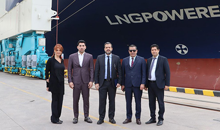 Türkiye'deki ilk durağı SAFİPORT olan, LNG ile çalışan CMA CGM SCANDOLA konteyner gemisi ile birlikte CMA CGM Türkiye Genel Müdürü Sayın Gökhan Isparta ve Operasyon Direktörü Sayın Mete Akbal'ı limanımızda ağırladık.