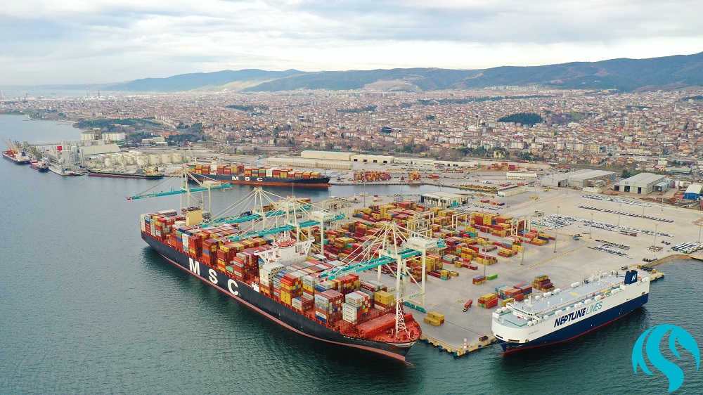 Marmara’nın en büyük limanında dev gemileri ağırlamaya devam ediyoruz.